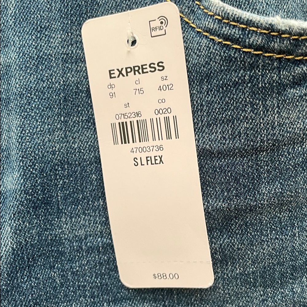 Express Cropped Flare High Rise Women’s Jeans Size S (Long) - Picture 3 of 9